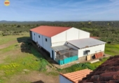 Земля на продажу у города Villanueva de los Castillejos Фото