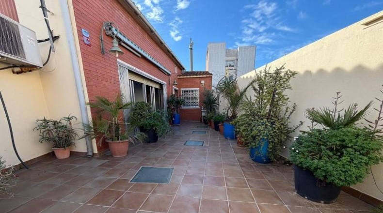 Barcelona - Cornellà de Llobregat - 345m2