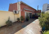 Дом с участком на продажу в городе Cornellà de Llobregat Фото