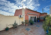 Дом с участком на продажу в городе Cornellà de Llobregat Фото