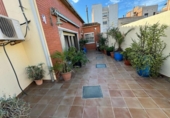 Дом с участком на продажу в городе Cornellà de Llobregat Фото
