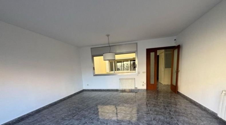 Barcelona - Cornellà de Llobregat - 345m2