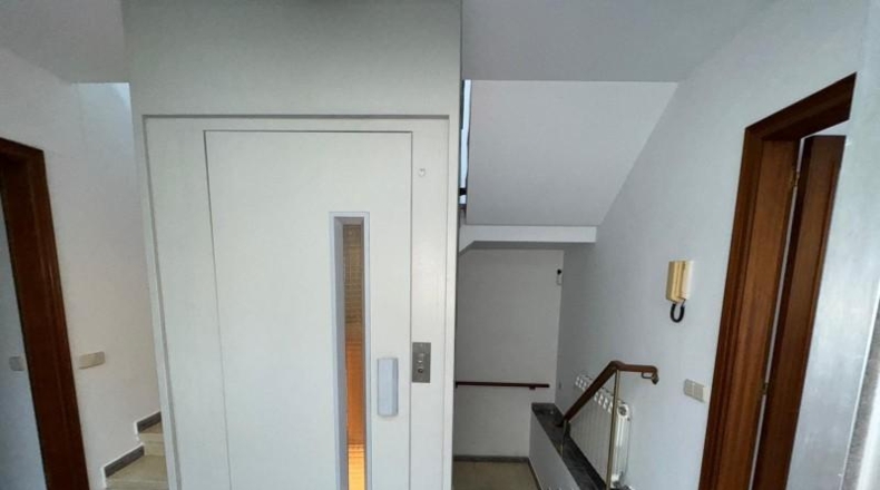 Barcelona - Cornellà de Llobregat - 345m2