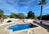 Chalet independiente con terreno en venta en la España, Orihuela, ref: TR369926 foto