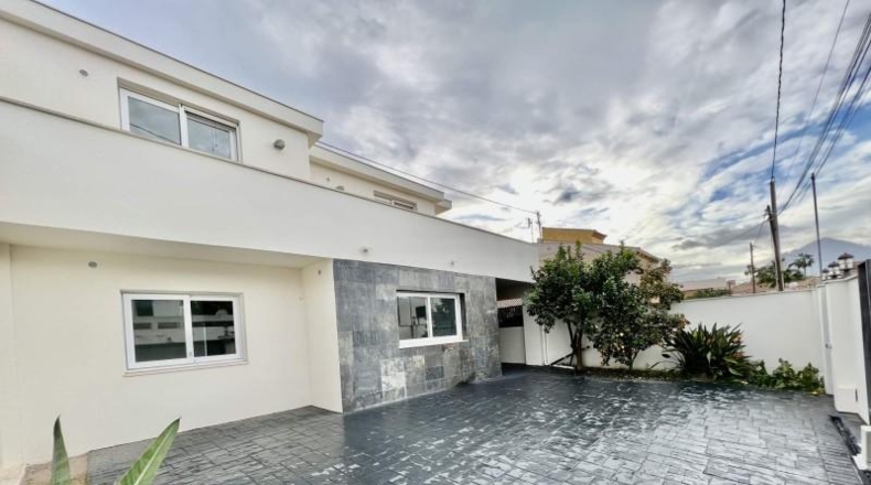 Alicante - Alfaz del Pi - 391m2