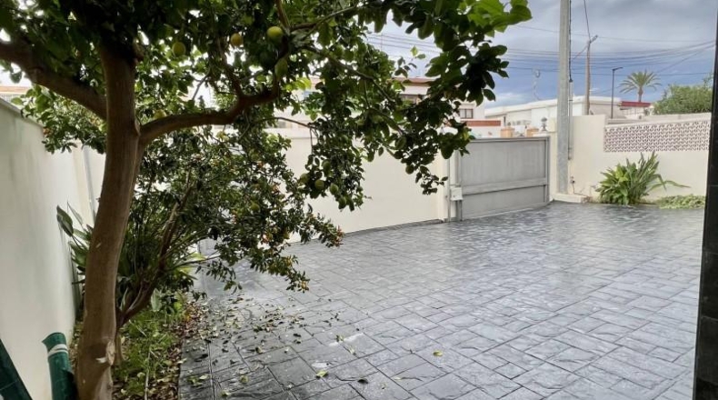 Alicante - Alfaz del Pi - 391m2