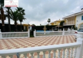 Chalet independiente con terreno en venta en la España, Málaga, ref: TR311864 foto
