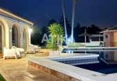 Chalet independiente con terreno en venta en la España, Ontinyent, ref: TR277687 foto