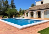 Chalet independiente con terreno en venta en la España, Ontinyent, ref: TR277687 foto
