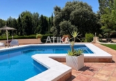 Chalet independiente con terreno en venta en la España, Ontinyent, ref: TR277687 foto