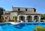 Chalet independiente con terreno en venta en la España, Ontinyent, ref: TR277687 foto