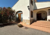 Chalet independiente con terreno en venta en la España, Ontinyent, ref: TR277687 foto