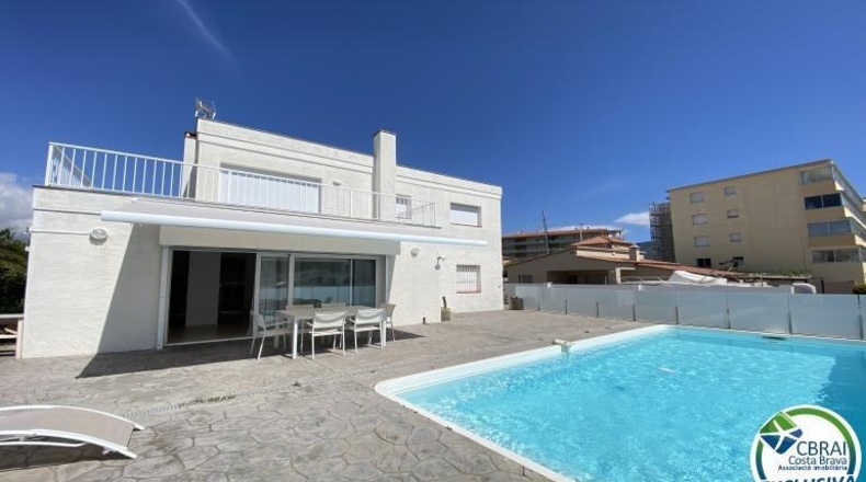 Gerona - Roses - 688m2