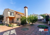 Chalet independiente con terreno en venta en la España, Salou, ref: TR236757 foto