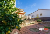 Chalet independiente con terreno en venta en la España, Salou, ref: TR236757 foto