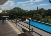 Отдельно стоящий дом с участком на продажу в городе Cambrils Фото