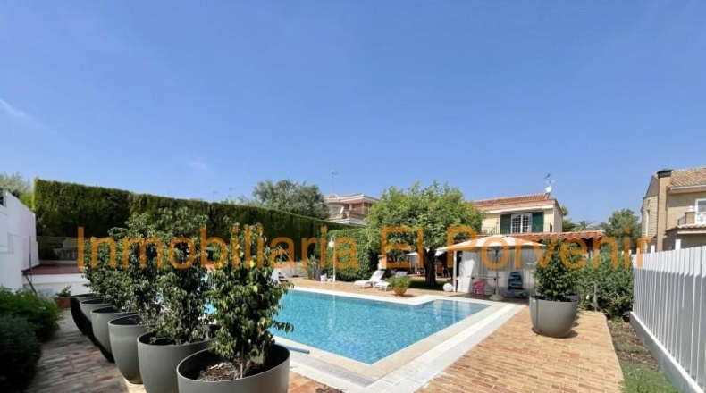 Valencia - Torrente - 747m2