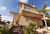 Chalet independiente con terreno en venta en la España, Benidorm, ref: TR161929 foto