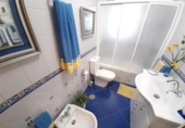 Chalet independiente con terreno en venta en la España, Benidorm, ref: TR161929 foto