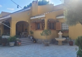 Chalet independiente con terreno en venta en la España, Alicante, ref: TR162853 foto