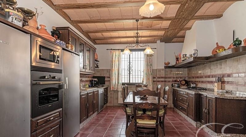 Málaga - Archidona - 75000m2