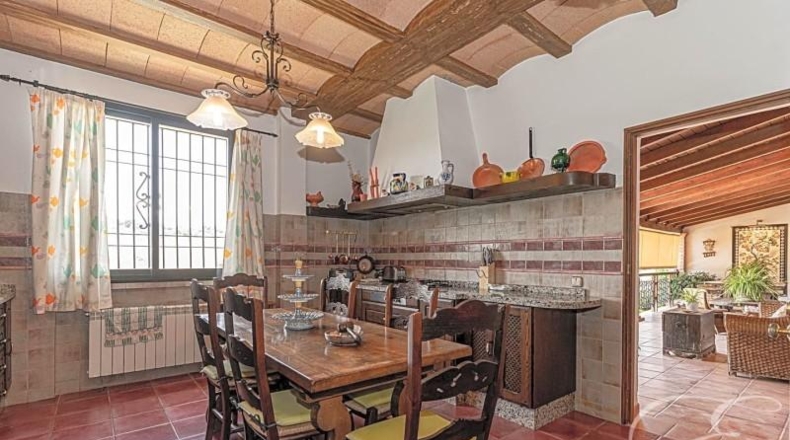 Málaga - Archidona - 75000m2