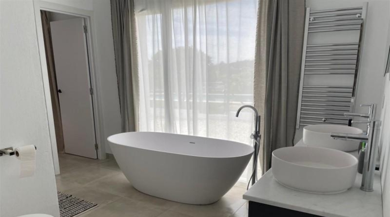 Málaga - Estepona - 4200m2