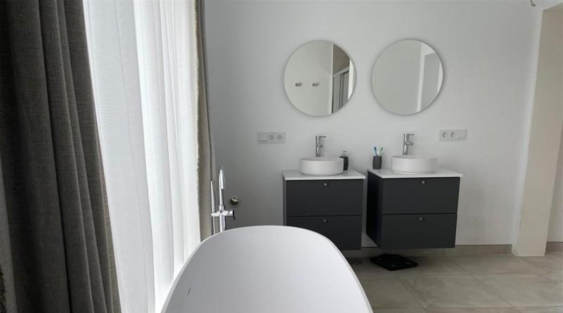 Málaga - Estepona - 4200m2