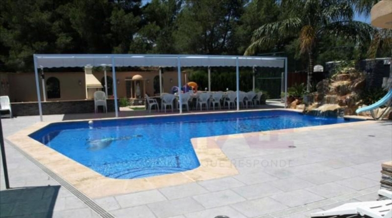 Alicante - Дения - 2400m2
