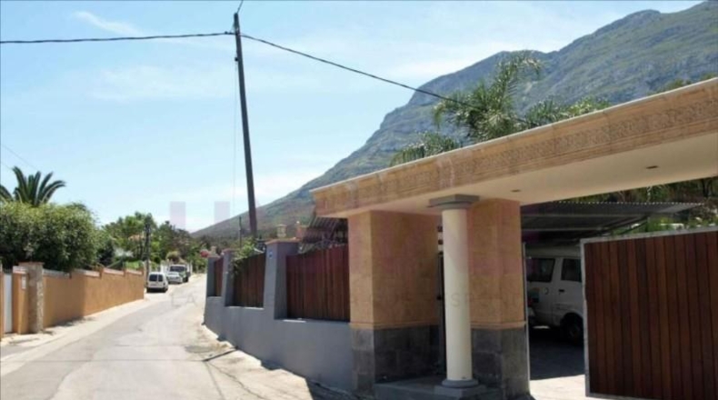 Alicante - Дения - 2400m2