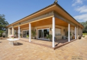 Chalet independiente con terreno en venta en la España, Cornellà del Terri, ref: TR355079 foto