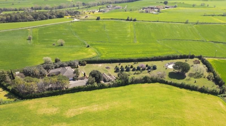 Gerona - Cornellà del Terri - 13800m2