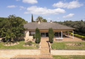 Chalet independiente con terreno en venta en la España, Cornellà del Terri, ref: TR355079 foto