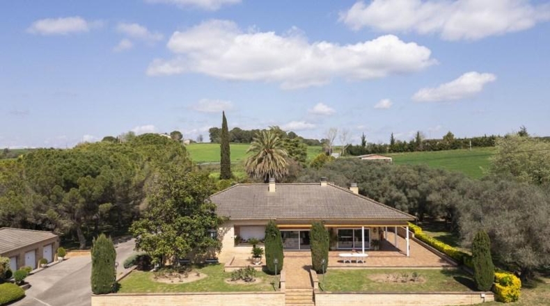 Gerona - Cornellà del Terri - 13800m2
