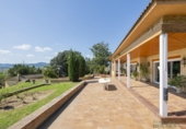 Chalet independiente con terreno en venta en la España, Cornellà del Terri, ref: TR355079 foto