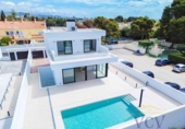 Chalet independiente con terreno en venta en la España, San Juan de Alicante, ref: TR325684 foto