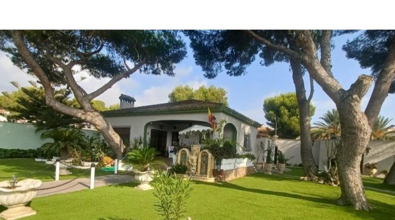 Alicante - Dehesa de Campoamor - 1500m2