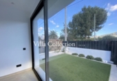Отдельно стоящий дом с участком на продажу в городе Santa Eulària des Riu Фото