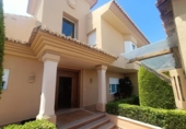 Chalet independiente con terreno en venta en la España, Antequera, ref: TR148095 foto