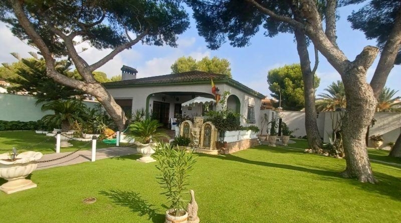 Alicante - Dehesa de Campoamor - 1500m2