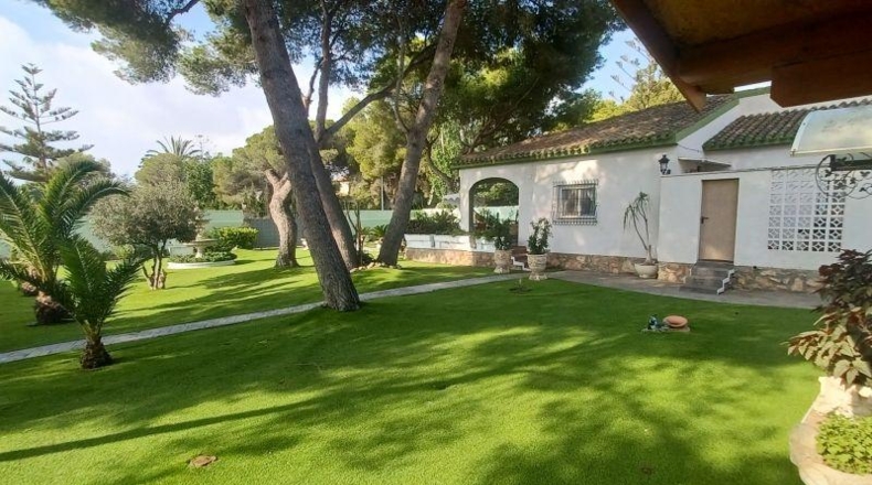 Alicante - Dehesa de Campoamor - 1500m2