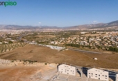 Земля, подлежащая урбанизации на продажу у города Villa de Otura Фото