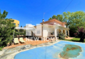 Chalet independiente con terreno en venta en la España, Majadahonda, ref: TR138415 foto