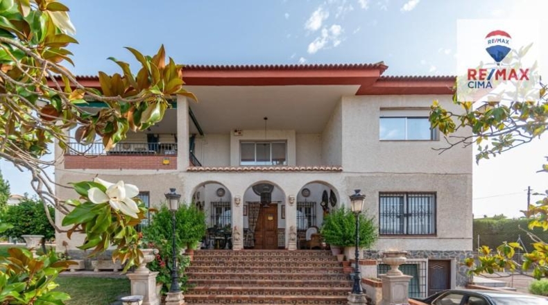 Гранада - Villa de Otura - 3748m2