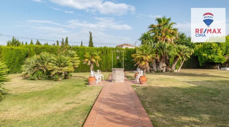Гранада - Villa de Otura - 3748m2