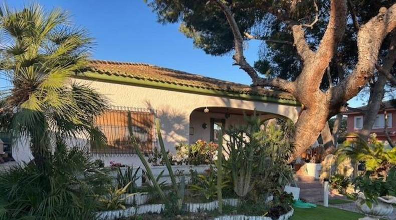 Alicante - Dehesa de Campoamor - 1500m2