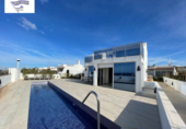 Отдельно стоящий дом с участком на продажу в городе Ciutadella de Menorca Фото