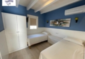 Отдельно стоящий дом с участком на продажу в городе Ciutadella de Menorca Фото