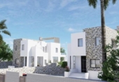Отдельно стоящий дом с участком на продажу в городе Эстепона Фото