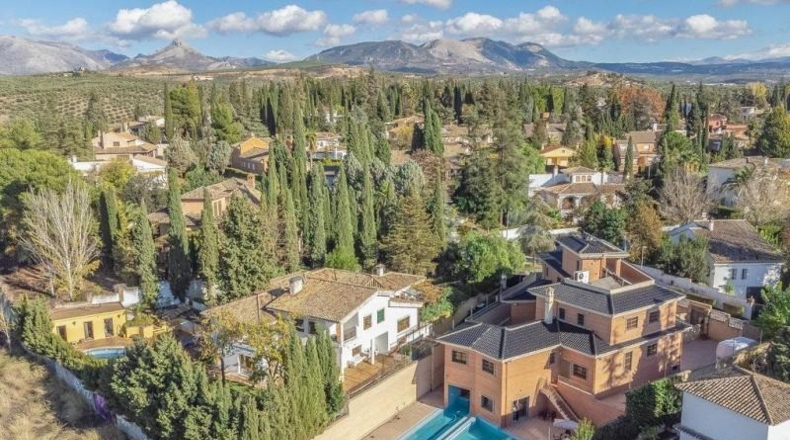 Granada - Albolote - 1100m2